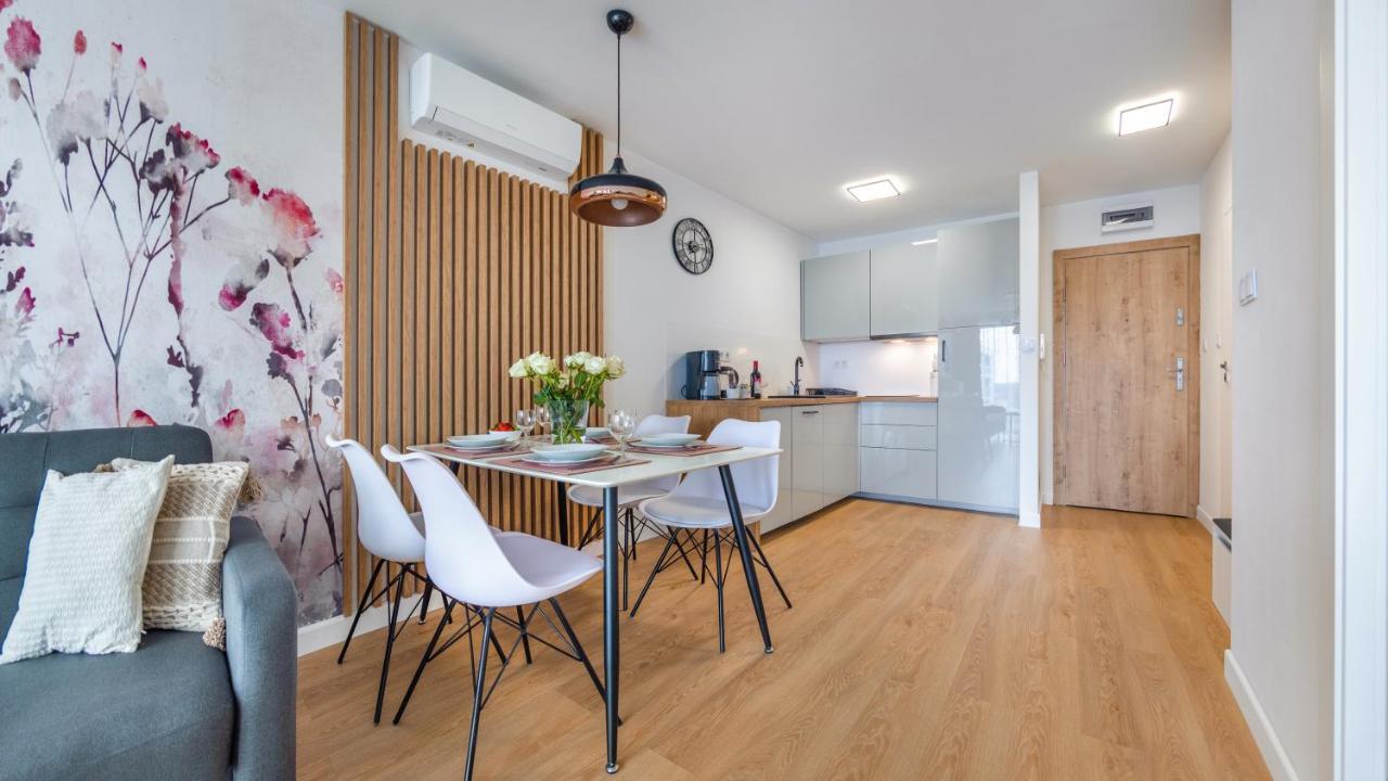 Flowers Z Parkingiem Perlowa Przystan - Apartament Kołobrzeg